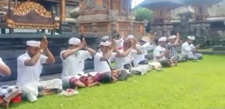 Perayaan Tumpek Krulut di Desa Wanasari